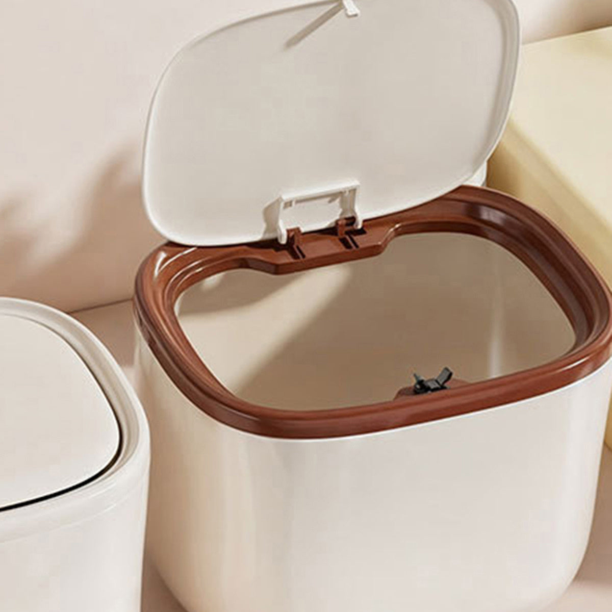 Portable Desktop Trash Can with Lid - Contrast Color Rectangular Plastic Waste Basket, Compact Design for Home Office Desk Organization, No Electricity Needed, Workspace Tidy, Modern Aesthetic, Easy to Clean, Lidded Bin, Neat Freaks