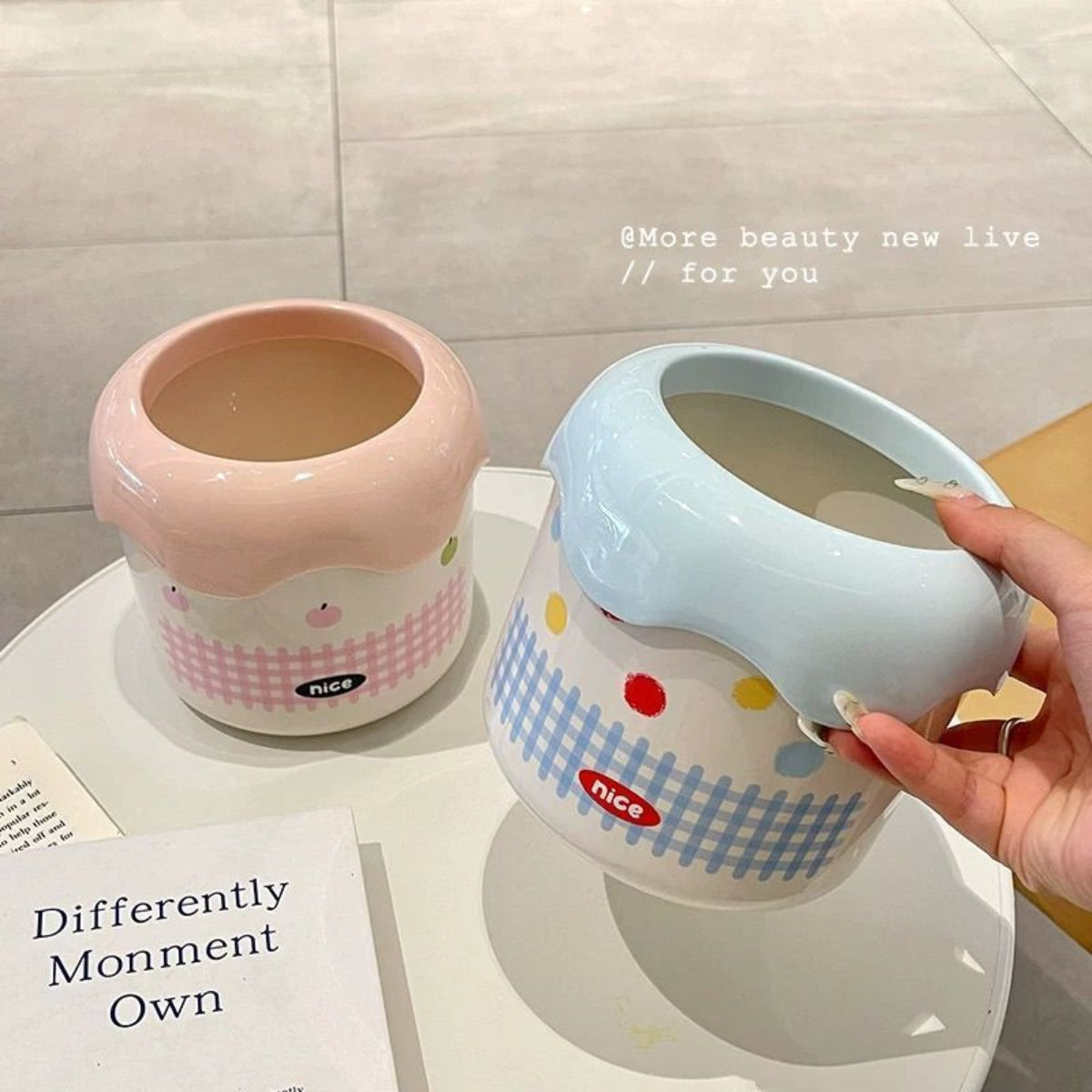 1pc Cute and Stylish Office Covered Storage Bin | Adorable Plastic Wastebasket, Oval Shape, No Electricity Needed